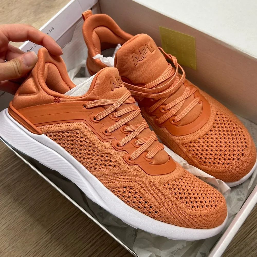 NEW APL Techloom Tracer Lace Up Sneaker in Terracotta White 7.5